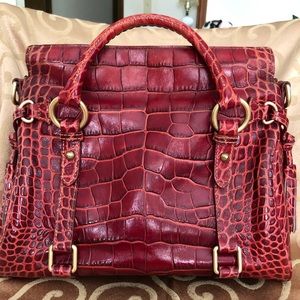 Gorgeous Dooney & Bourke Florentine crock style. Pics don’t do this bag justice.